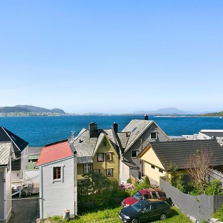 sentrum leilighet Ålesund Buitenkant foto