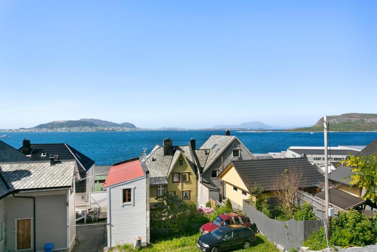 sentrum leilighet Ålesund Buitenkant foto
